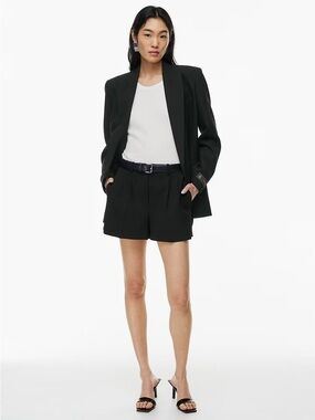 Babaton Aritzia Black Tailored pleated  Shorts size 6 or small